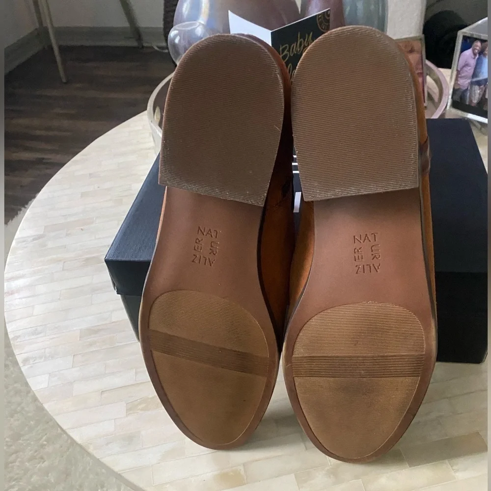 Brown Naturalizer booties EUC.